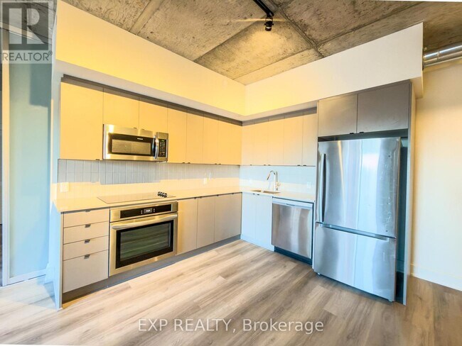 Photo du bâtiment - 770 Somerset St W