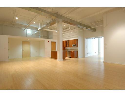 Building Photo - 121 Beach St