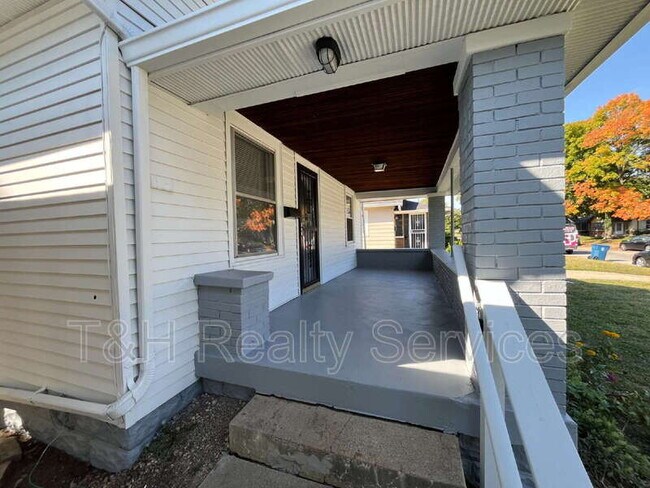 Foto del edificio - 4920 Hillside Ave