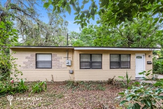 Building Photo - 5453 Oak Forest Dr