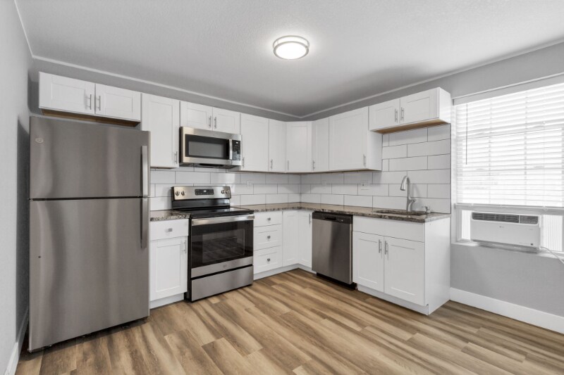Foto principal - 1615 10th Ave