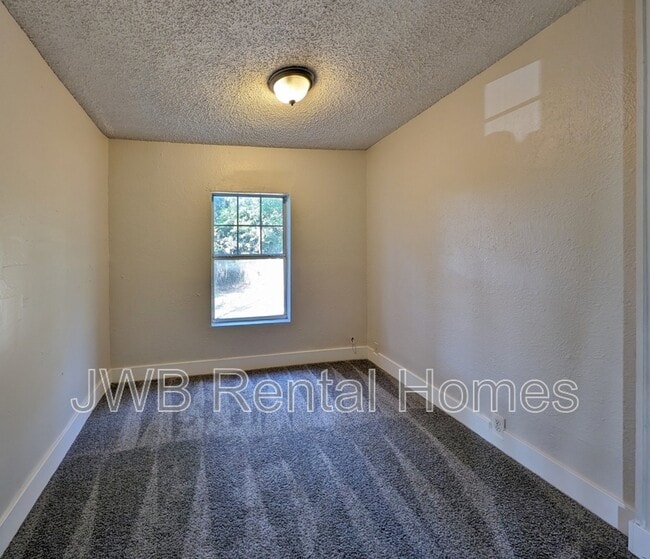 Building Photo - 3124 Plateau St