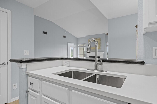 Foto del edificio - 6000 Shepherd Mountain Cove