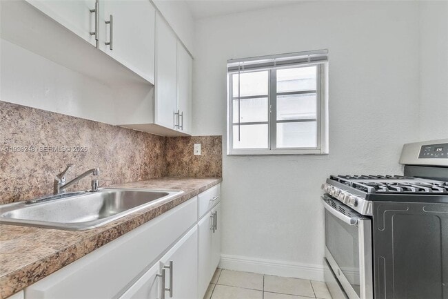 Building Photo - 6921 Rue Vendome