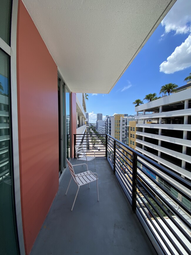 Building Photo - 1208 E Kennedy Blvd