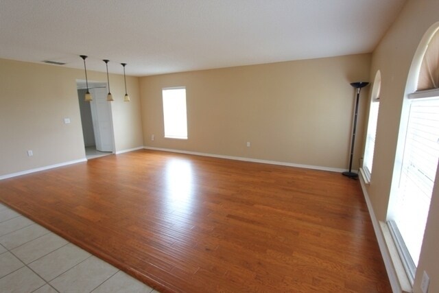 Foto del edificio - Deltona - 4 Bedroom, 3.5 Bathroom - $1,995.00