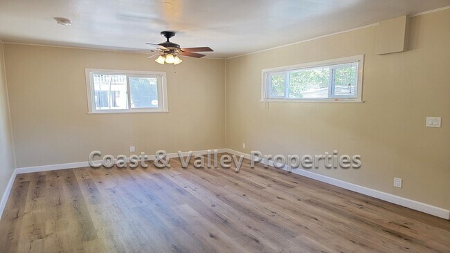 Foto del edificio - 214 Wildwood Way