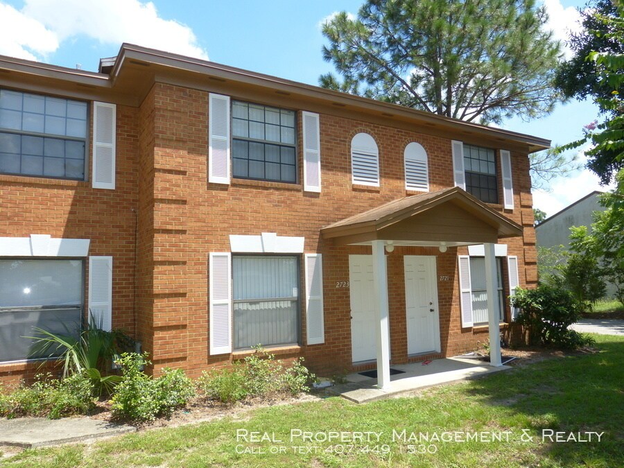 2 BR / 1.5 BA Townhome Near UCF Townhome Rentals in Orlando FL