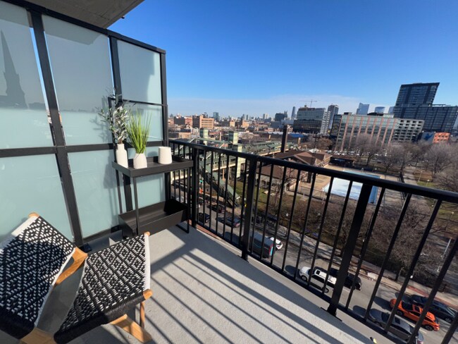 Foto del edificio - 1628 W Washington Blvd