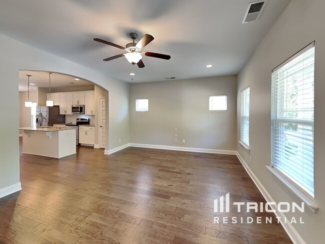 Building Photo - 279 Carellton Dr