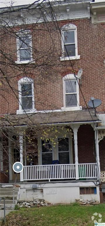 Building Photo - 425 Liberty St