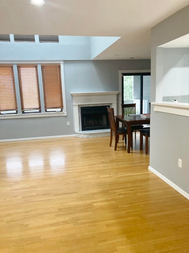 Building Photo - 804 Spinnaker Ct