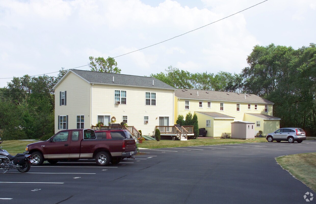 26 St, Plainville, MA 02762 Apartments in Plainville, MA