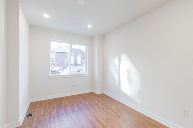 Foto del edificio - 3 br, 3 bath Duplex - 810 W Norris ST Unit 1