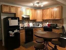 Building Photo - 28 Fleet St