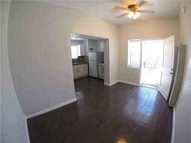 Building Photo - 8903 Old County Dr