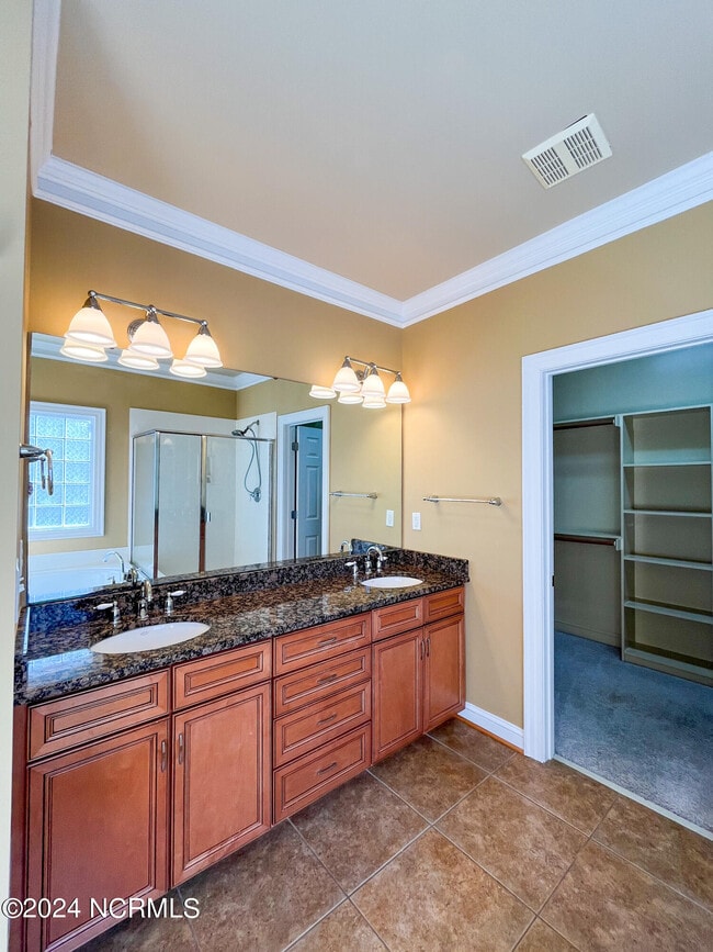 Building Photo - 726 Wine Cellar Cir