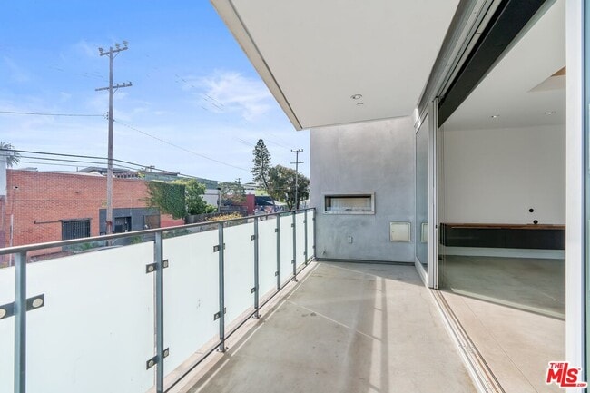 Foto del edificio - 351 E Sunset Ave