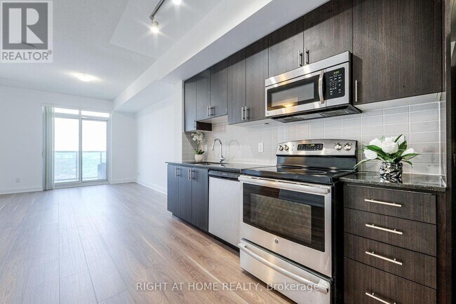 Photo du bâtiment - 7171 Yonge St