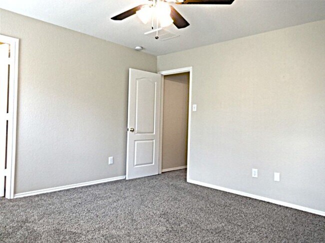 Foto del edificio - 9514 Narnia Springs Ct