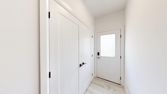 Building Photo - For Lease – Modern 3 Bedroom, 2 Bathroom Upper Unit