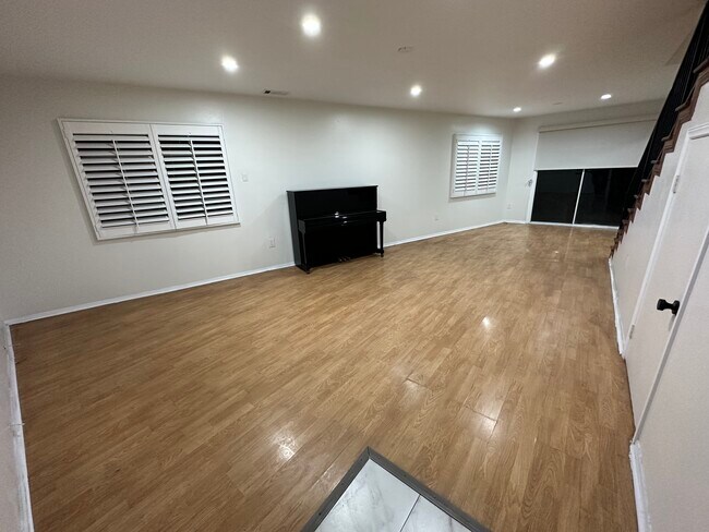 Living Room - 1900 Echo Park Ave