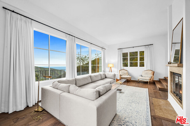 Foto del edificio - 2382 Live Oak Meadows Rd
