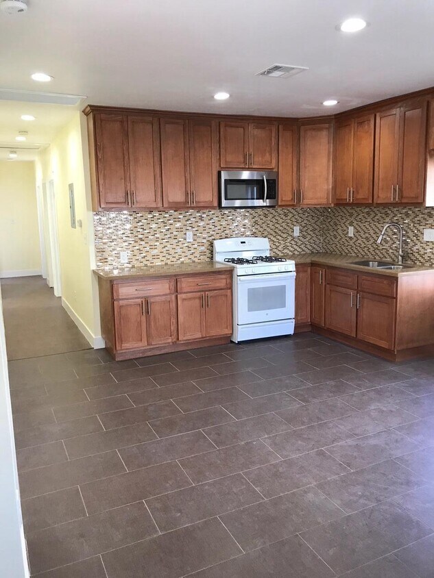 Foto del edificio - 2013 Toberman St