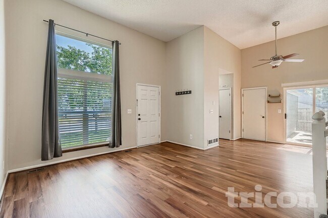 Foto del edificio - 10341 Routt St