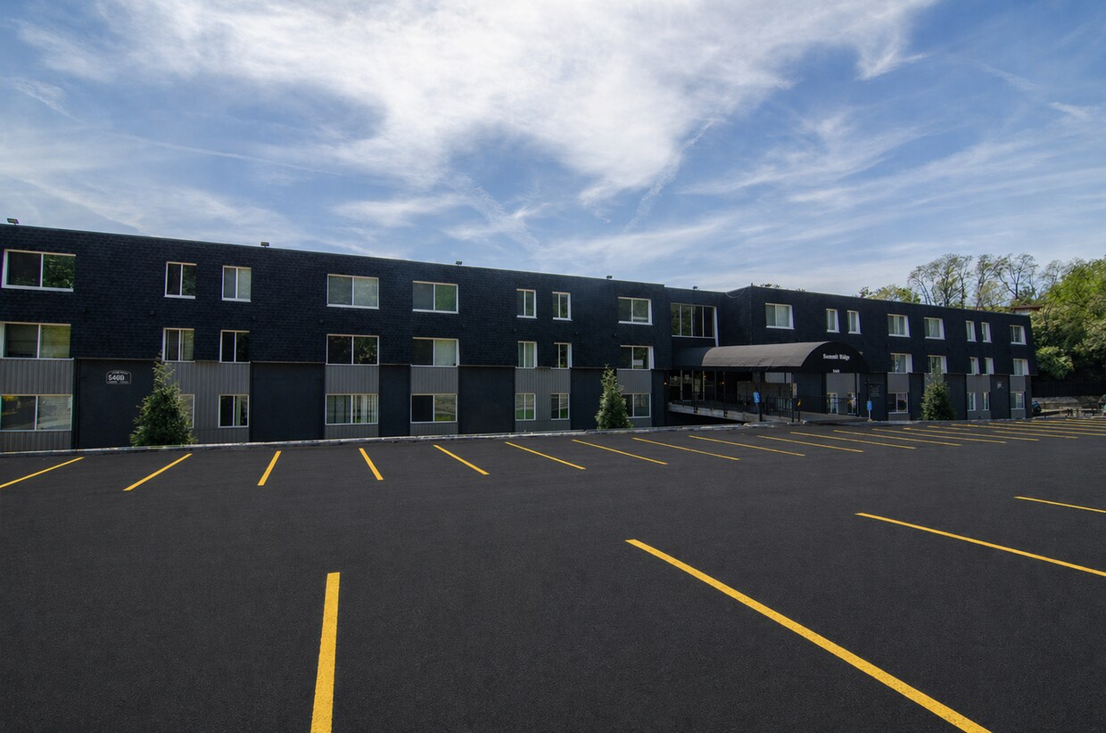 Newly Renovated 1 Bed, 1 Bath - Newly Renovated 1 Bed, 1 Bath