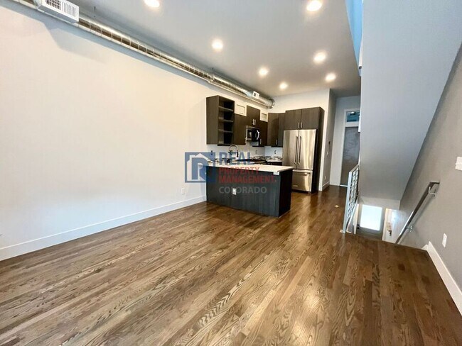 Building Photo - 961 33rd St