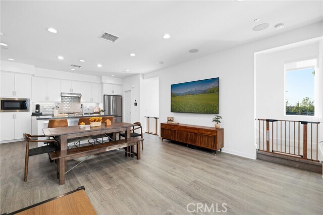 Building Photo - 175 Fable
