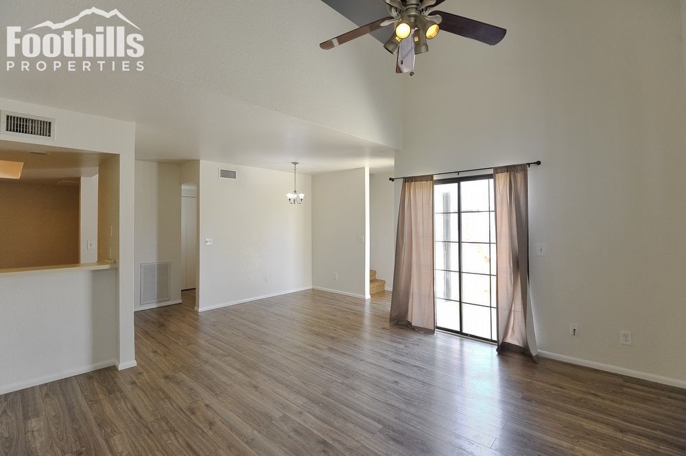 Primary Photo - 4273 N River Grove Cir