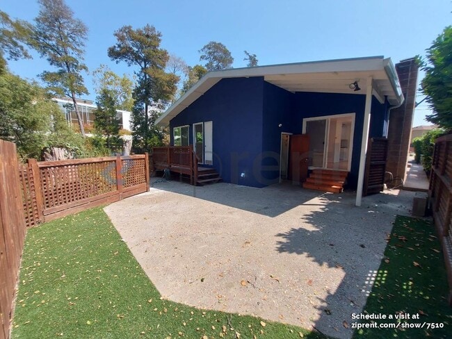 Building Photo - 1296 Albina Ave