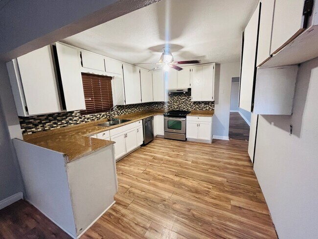 Foto del edificio - 34476 Western Dr