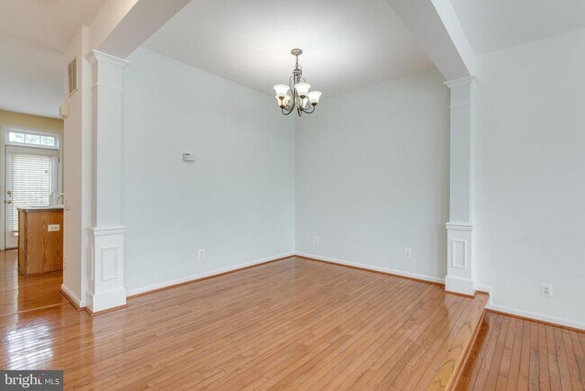 Building Photo - 43794 Virginia Manor Terrace