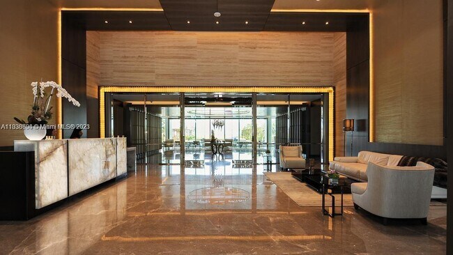 Foto del edificio - 9349 Collins Ave