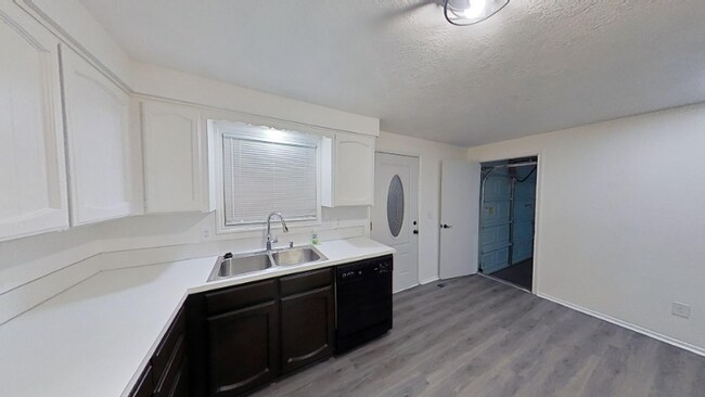 Building Photo - 1314 Tierra Dr NE