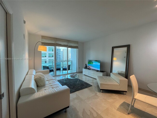 Foto del edificio - 950 Brickell Bay Dr