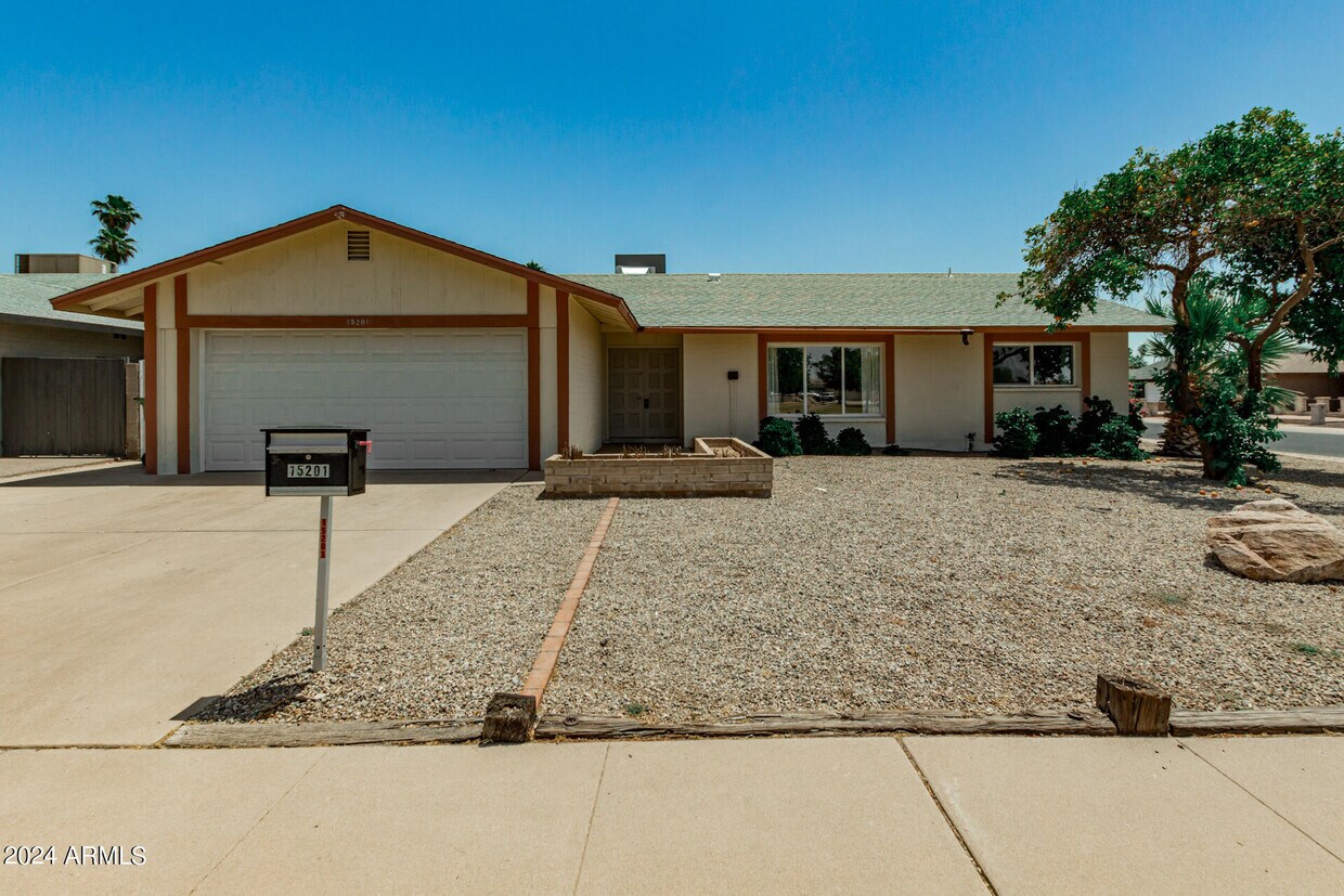 Primary Photo - 15201 N 51st Ln