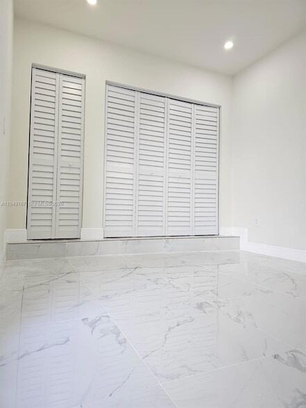 Building Photo - 6140 SW 156th Ct