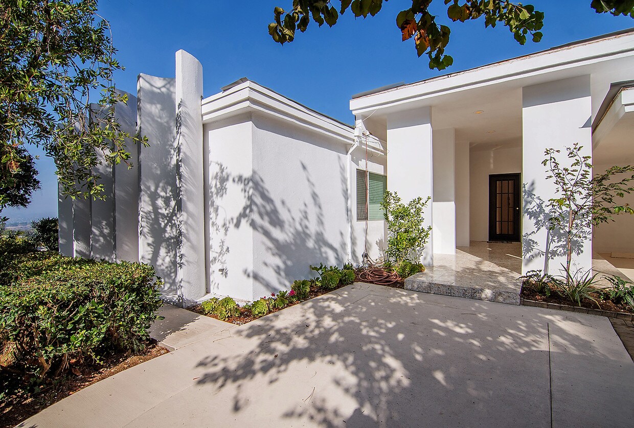 1835 Loma Vista Dr, Beverly Hills, CA 90210 House for Rent in Beverly