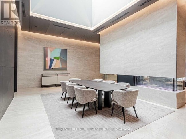 Building Photo - 2221 Yonge St