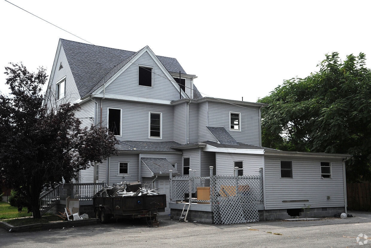 Building Photo - 235 Claremont Ave