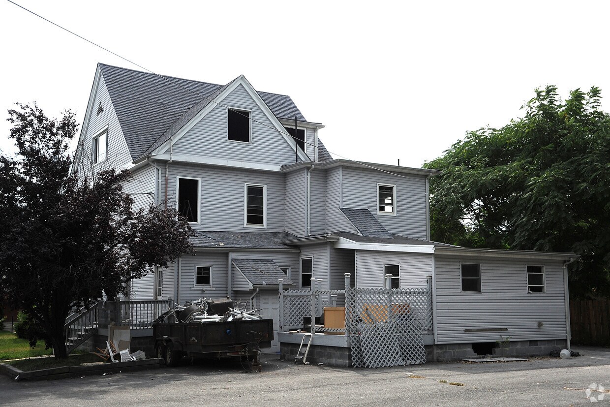 Foto del edificio - 235 Claremont Ave