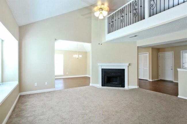 Foto del edificio - 8713 Wood Glen Dr