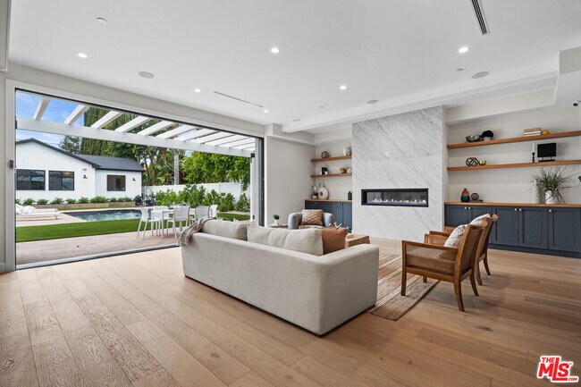 Foto del edificio - 4475 Mammoth Ave