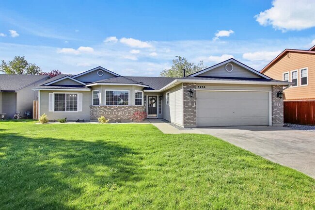 Building Photo - 4243 E Driftwood Dr
