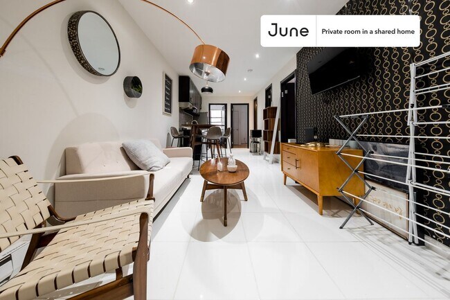 Foto del edificio - Room in Shared 4 bed/3 bath home