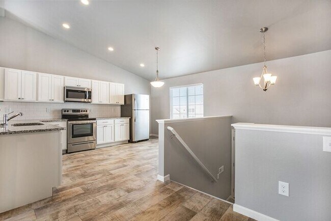 Foto del edificio - 910 Maycroft Rd